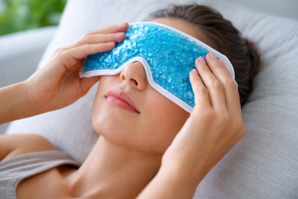 cold compress for eyes reducing swelling redness and irritation